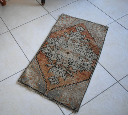 2.6x1.4 ft Small Turkish Runner Vintage Oushak Rug Anatolian Rug Faded Rug Y01