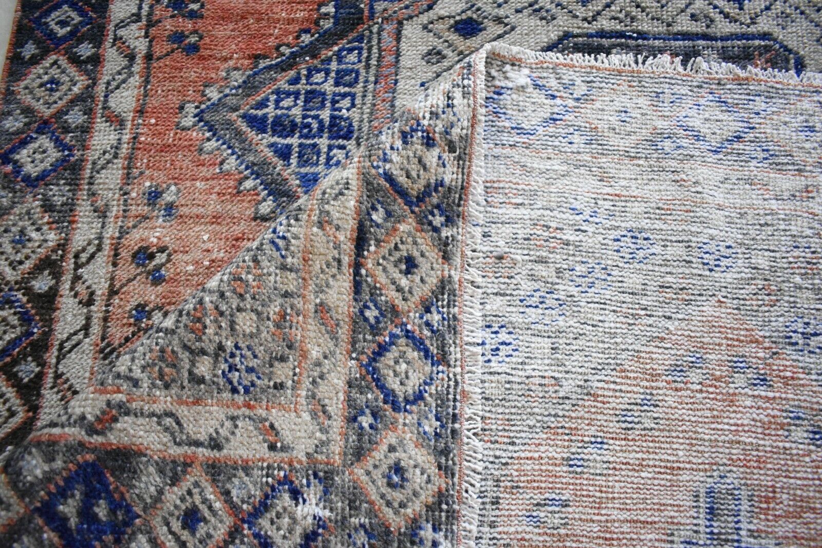 Vintage Oushak Rug 6.3x3.7 ft Turkish Floor Rug Faded Area Rug Oriental Rug U04