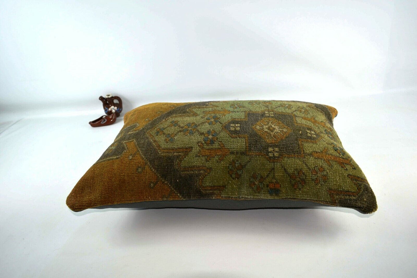 Kilim Pillow Cover 16x24 Tribal Vintage Turkish Carpet Lumbar Pillow Cover A3043