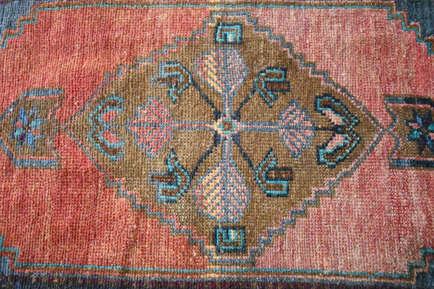 Small Turkish Runner 2.9x1.7 ft Vintage Oushak Rug Anatolian Rug Faded Rug Y02