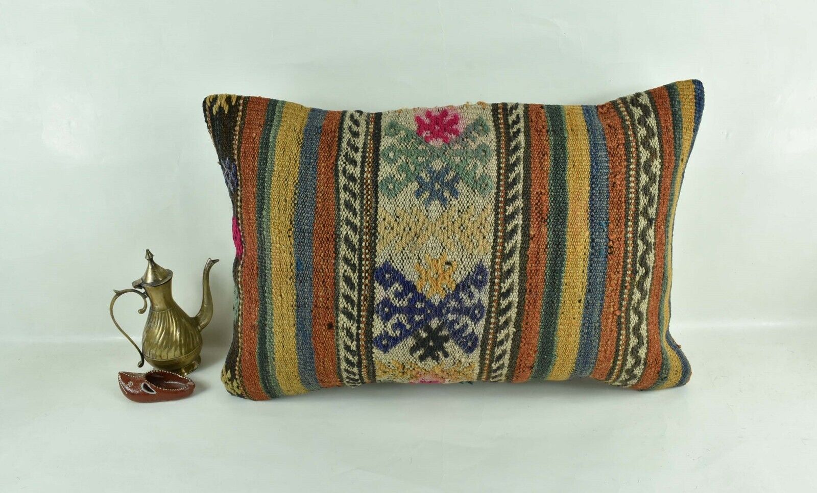 Kilim Pillow Cover 16x24 Tribal Vintage Turkish Carpet Lumbar Pillow Cover 3072