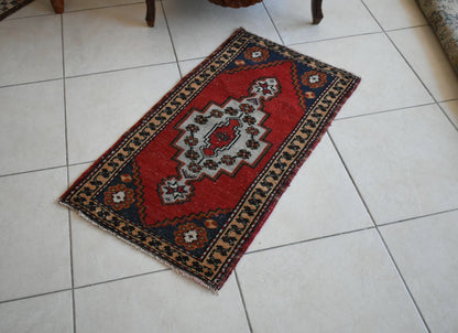 Anatolian Runner 3.2x1.7 ft Vintage Turkish Runner Oushak Runner Rug Y18