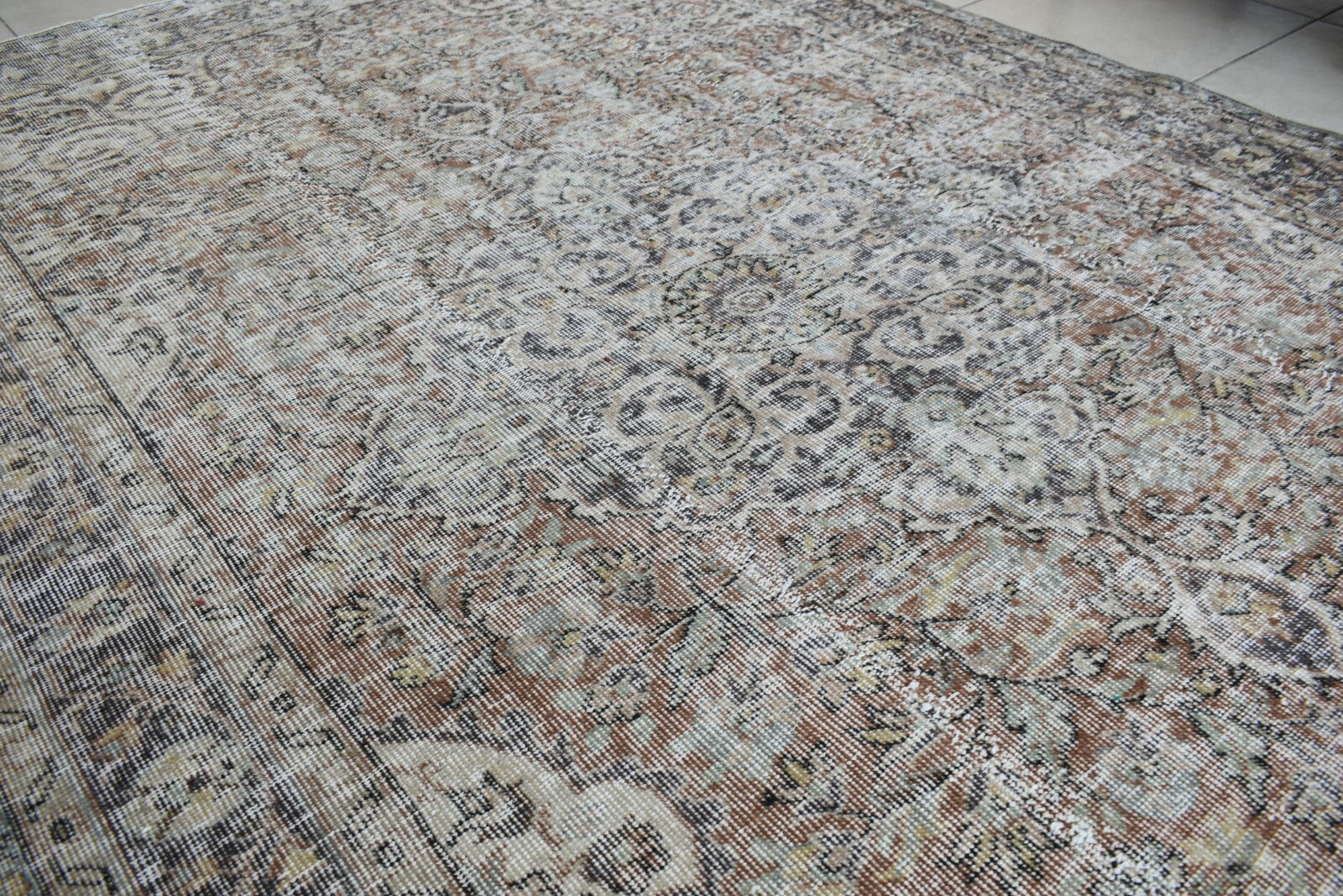 Large Turkish Rug 8.7x5.5 ft Vintage Rug Faded Oushak Rug Living Room Carpet B19