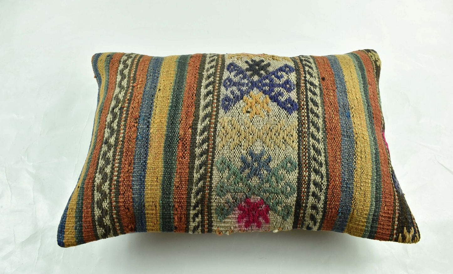 Kilim Pillow Cover 16x24 Tribal Vintage Turkish Carpet Lumbar Pillow Cover 3072