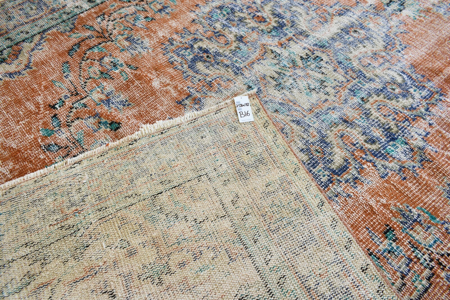 Large Turkish Rug 8.4x5.6 ft Vintage Rug Faded Oushak Rug Living Room Carpet B16