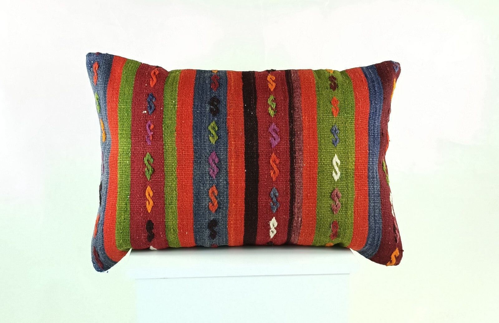Kilim Pillow Cover 16x24 Tribal Vintage Turkish Carpet Lumbar Pillow Cover 1767