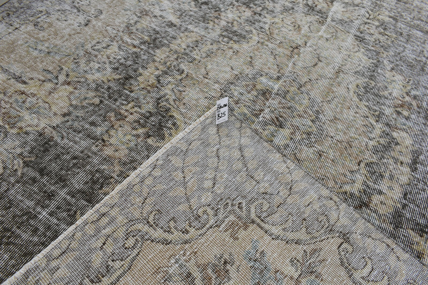 Large Turkish Rug 7.8x6.1 ft Vintage Rug Faded Oushak Rug Living Room Carpet B25