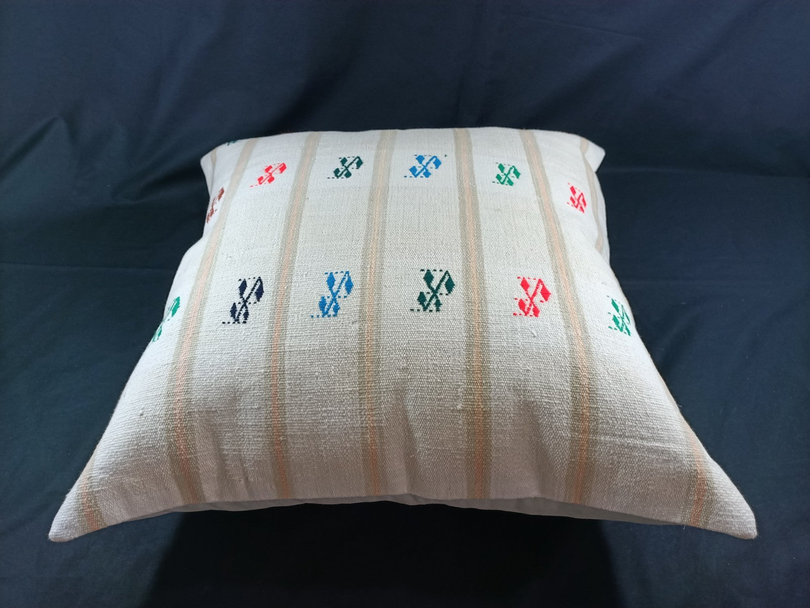 22x22 Kilim Pillow Cover Handmade Vintage Oushak Kilim Cushion Cover E135