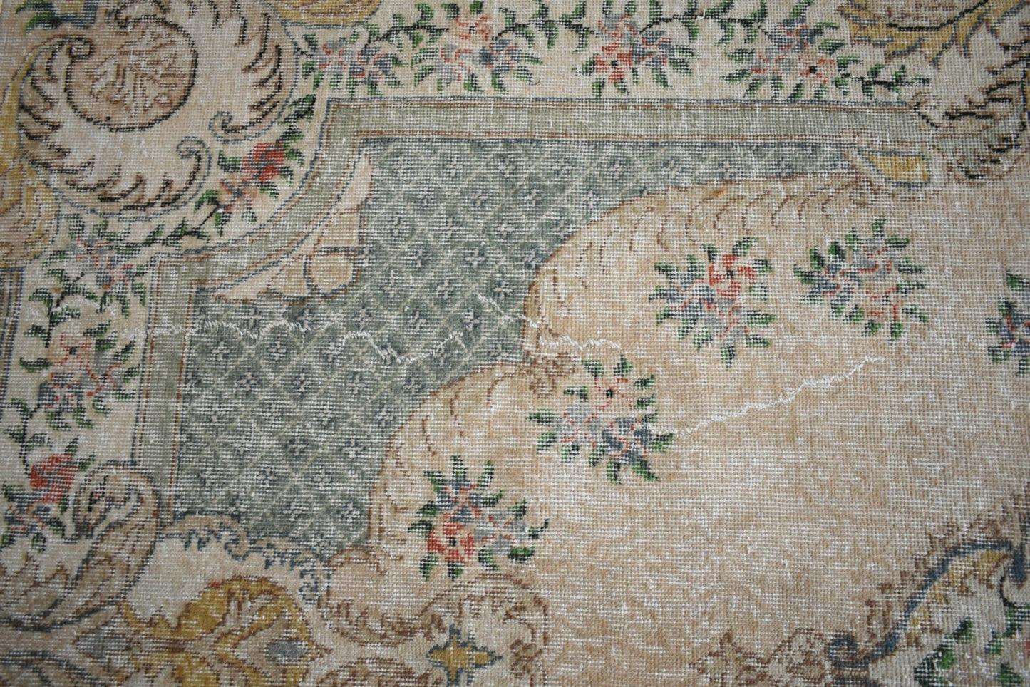 Large Oushak Rug 8.9x5.5 ft Vintage Rug Faded Turkish Rug Living Room Carpet B04