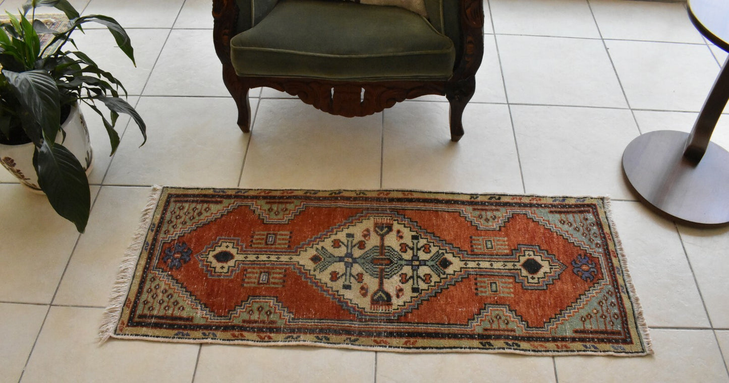 Oushak Small Rug 1.7 x 4.4 ft Handknotted Entryway Hallway Wool Runner C52