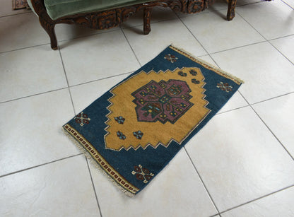 Vintage Runner 2.7x1.5 ft Mini Turkish Rug Oushak Runner Anatolian Runner Y91