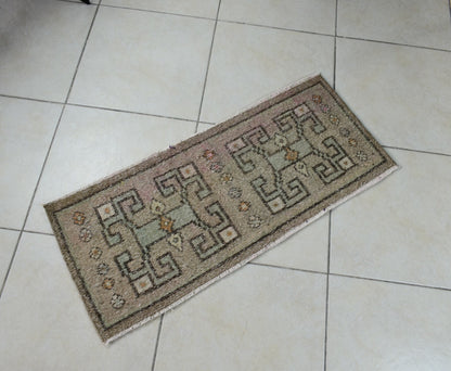 Vintage Runner 3.1x1.3 ft Mini Turkish Rug Oushak Runner Anatolian Runner Y101