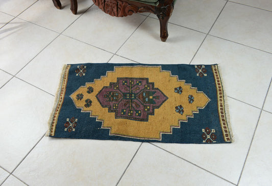 Vintage Runner 2.7x1.5 ft Mini Turkish Rug Oushak Runner Anatolian Runner Y91