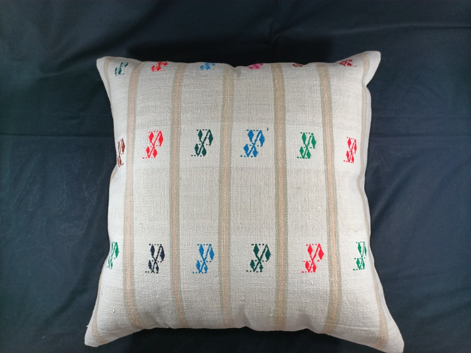 22x22 Kilim Pillow Cover Handmade Vintage Oushak Kilim Cushion Cover E135