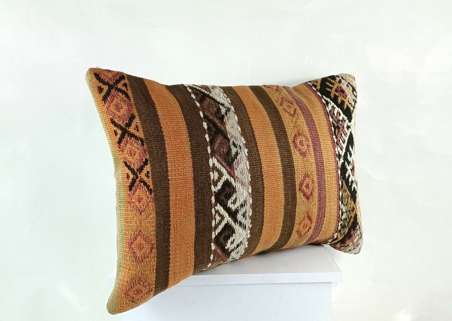 Kilim Pillow Cover 16x24 Ethnic Oushak Rug Boho Tribal Ottoman Cushion E1228