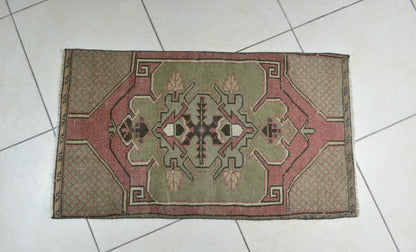 Anatolian Runner 3.1x1.7 ft Vintage Turkish Runner Oushak Runner Rug Y46