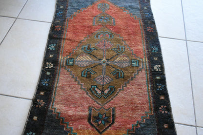 Small Turkish Runner 2.9x1.7 ft Vintage Oushak Rug Anatolian Rug Faded Rug Y02