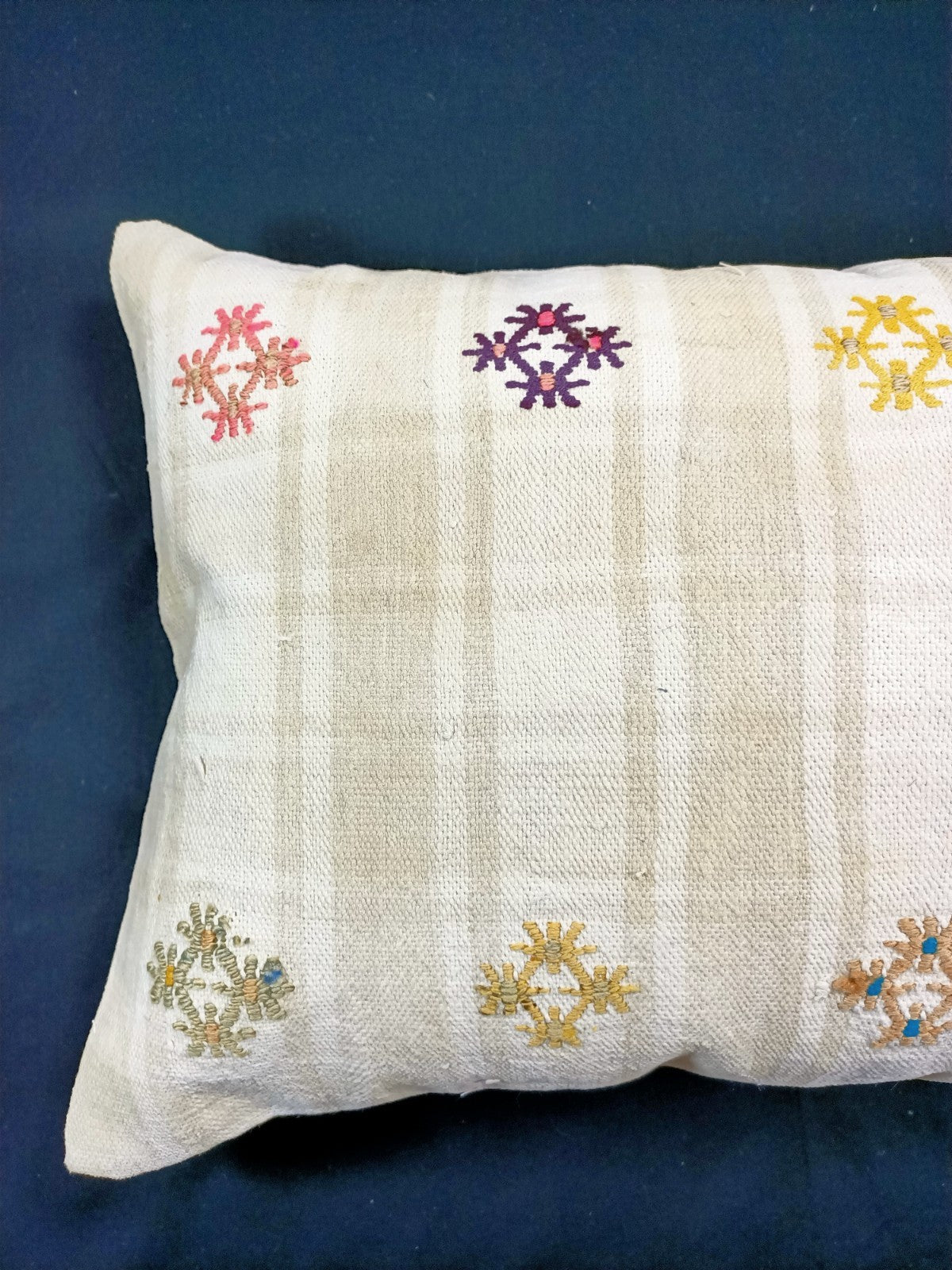 Kilim Pillow Cover 16x24 Tribal Vintage Turkish Carpet Lumbar Pillow Cover E51