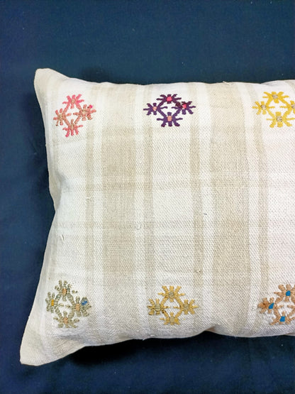 Kilim Pillow Cover 16x24 Tribal Vintage Turkish Carpet Lumbar Pillow Cover E51