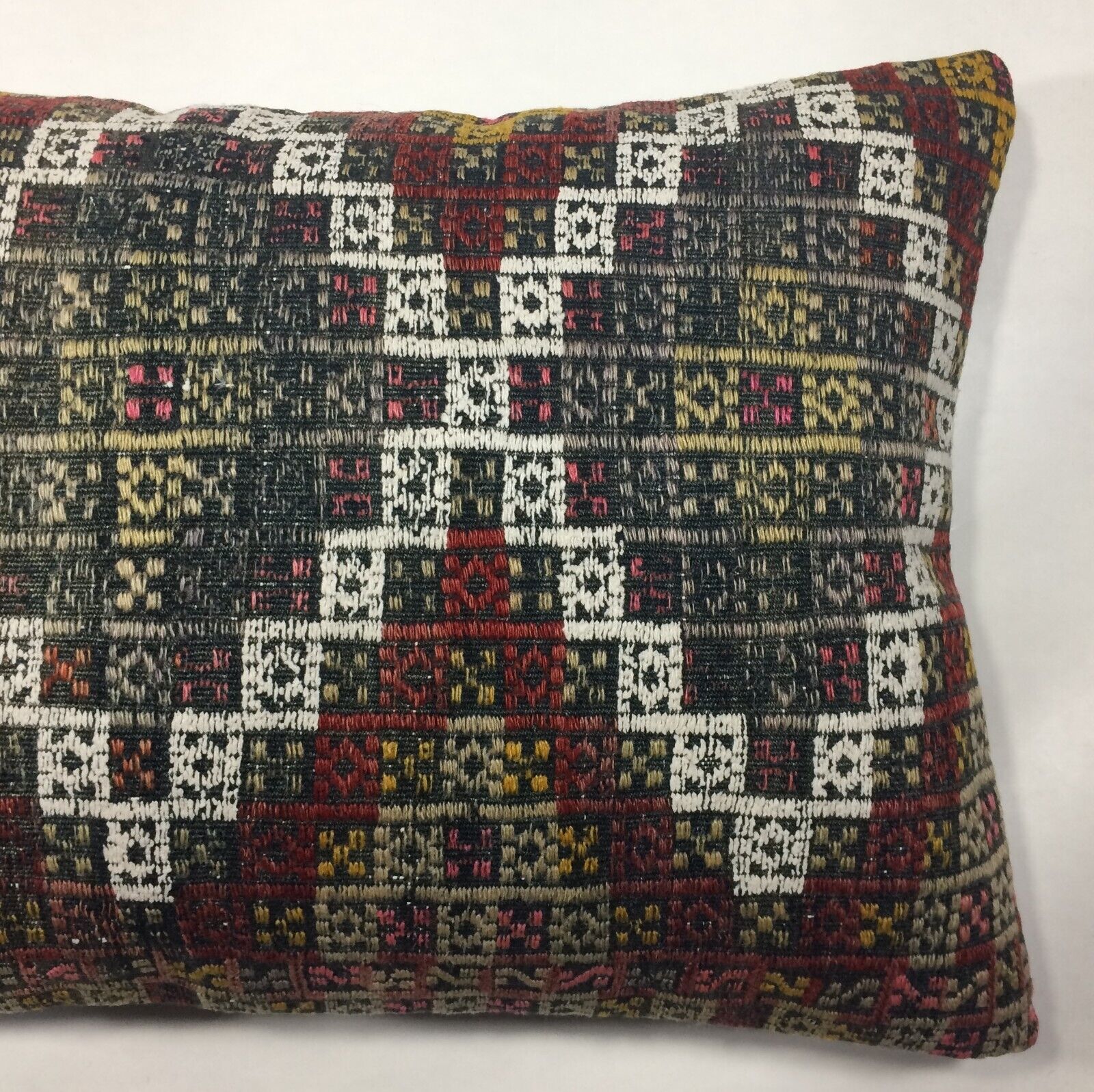 Kilim Pillow Cover 16x24 Tribal Vintage Turkish Carpet Lumbar Pillow Cover 1002