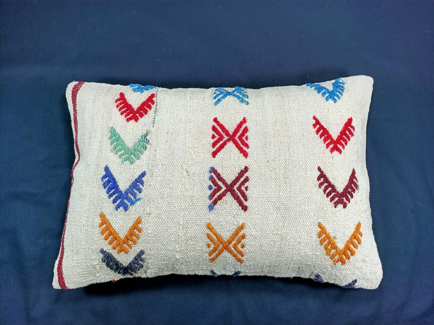 Kilim Pillow Cover 16x24 Tribal Vintage Turkish Carpet Lumbar Pillow Cover E54