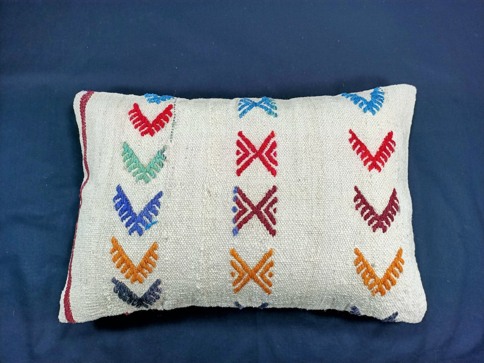 Kilim Pillow Cover 16x24 Tribal Vintage Turkish Carpet Lumbar Pillow Cover E54