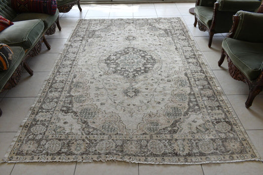 Faded Oushak Rug 8.8x6.1 ft Anatolian Rug Turkish Carpet Boho Floor Rug U24