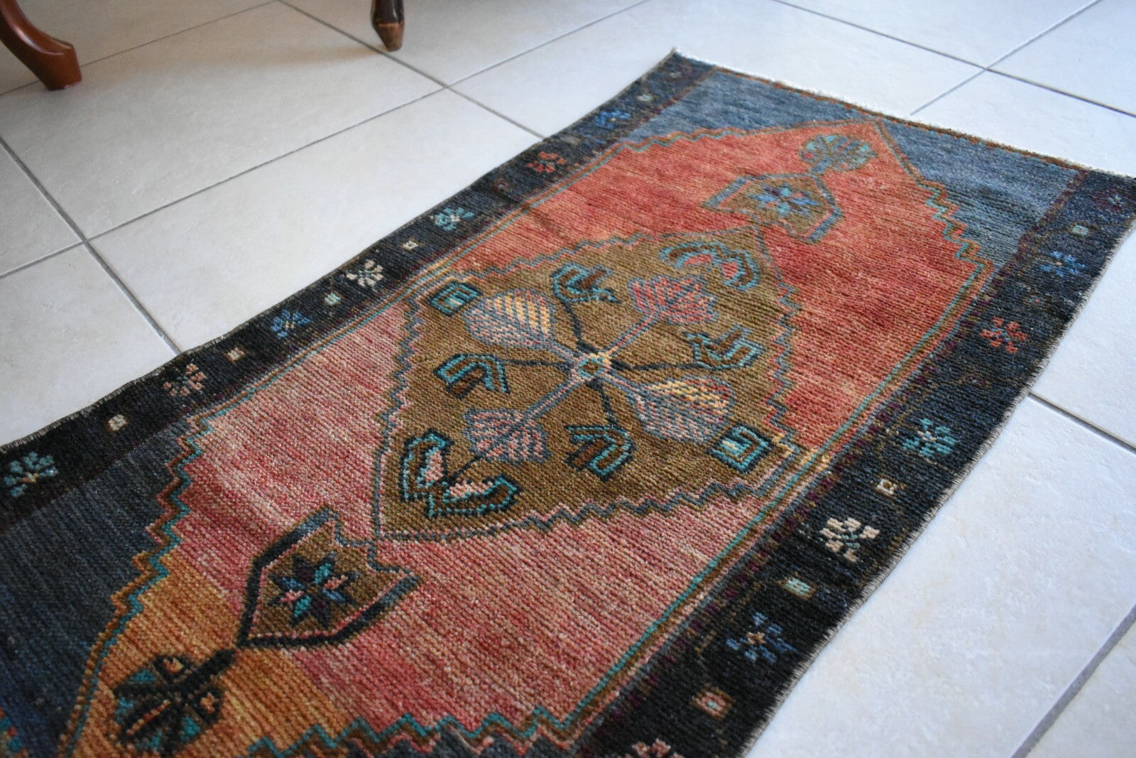 Small Turkish Runner 2.9x1.7 ft Vintage Oushak Rug Anatolian Rug Faded Rug Y02