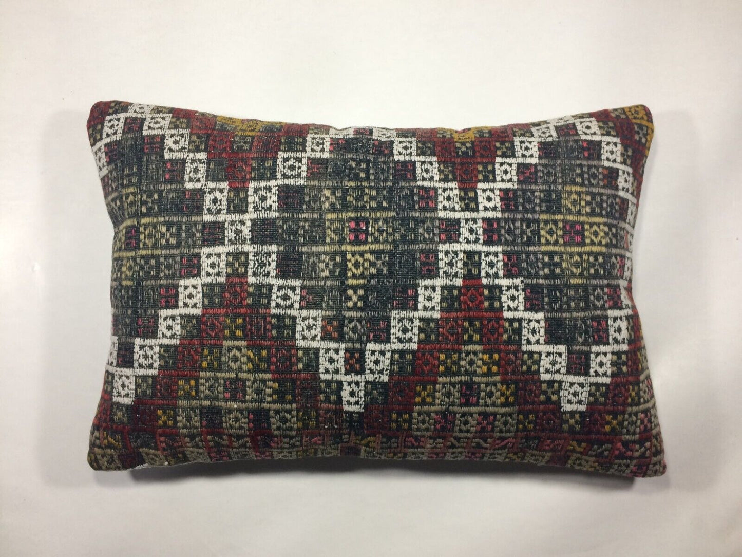 Kilim Pillow Cover 16x24 Tribal Vintage Turkish Carpet Lumbar Pillow Cover 1002