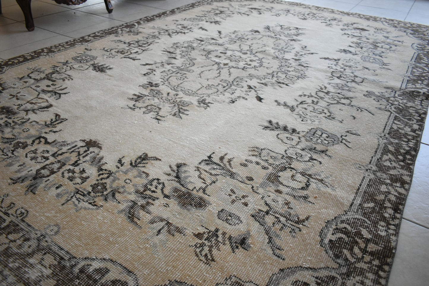 Turkish Rug 9.4x5.9 ft Vintage Rug Faded Oushak Rug Large Living Room Carpet B05