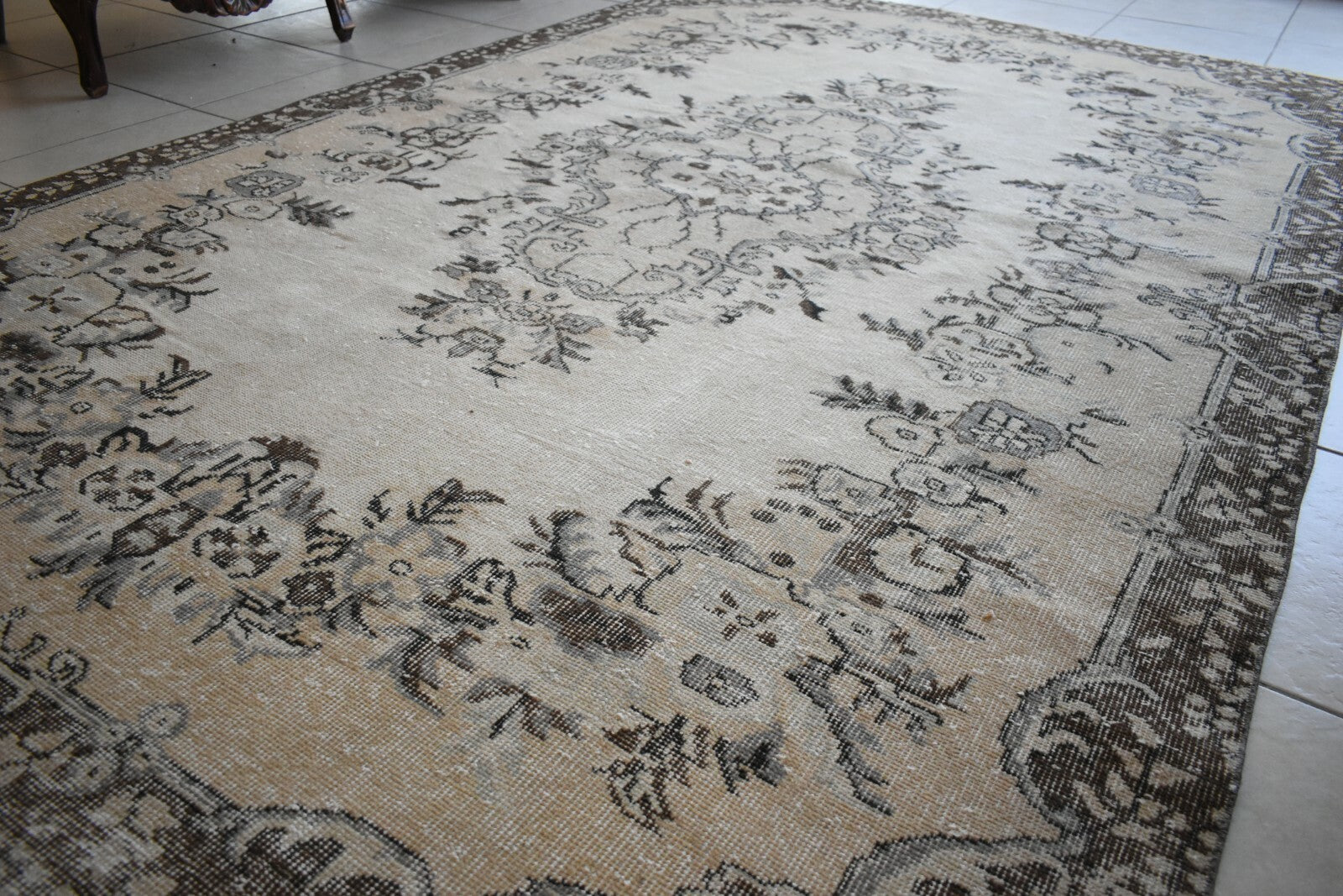 Turkish Rug 9.4x5.9 ft Vintage Rug Faded Oushak Rug Large Living Room Carpet B05