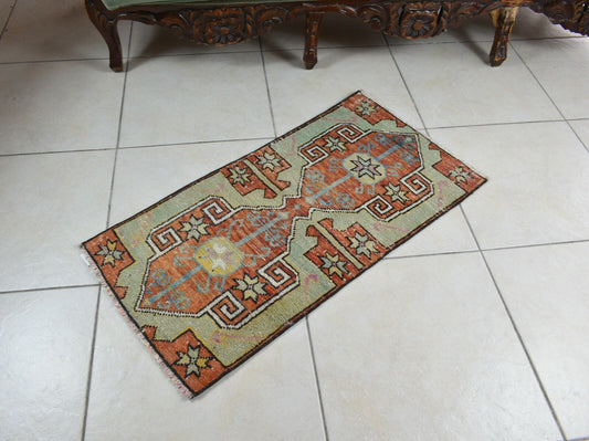 Vintage Runner 2.9x1.5 ft Mini Turkish Rug Oushak Runner Anatolian Runner Y94